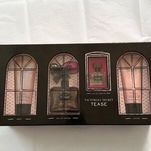 Victoria's Secret Tease Fragrance Set in Black and Pink